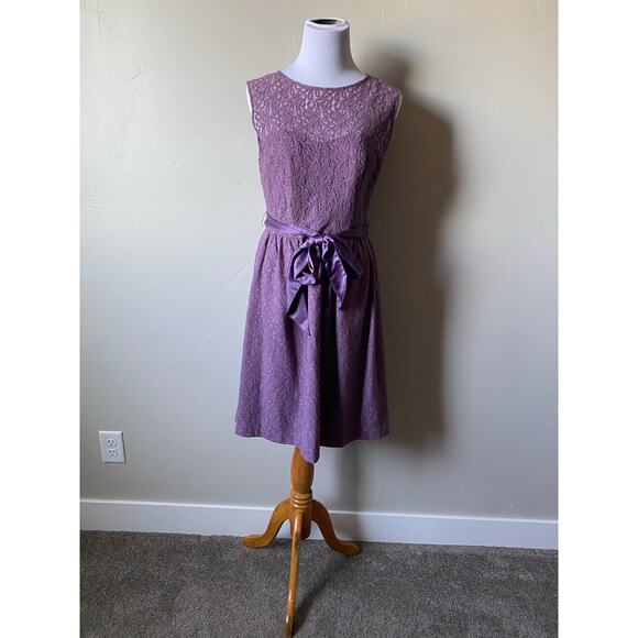 Tevolio Purple Lace Knee Length Tie Waist Sleeveless Dress- Size 6 (has pockets) - Picture 7 of 10